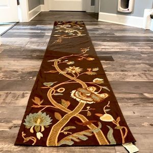 Pottery Barn Table Runner (18 x 108 inches)